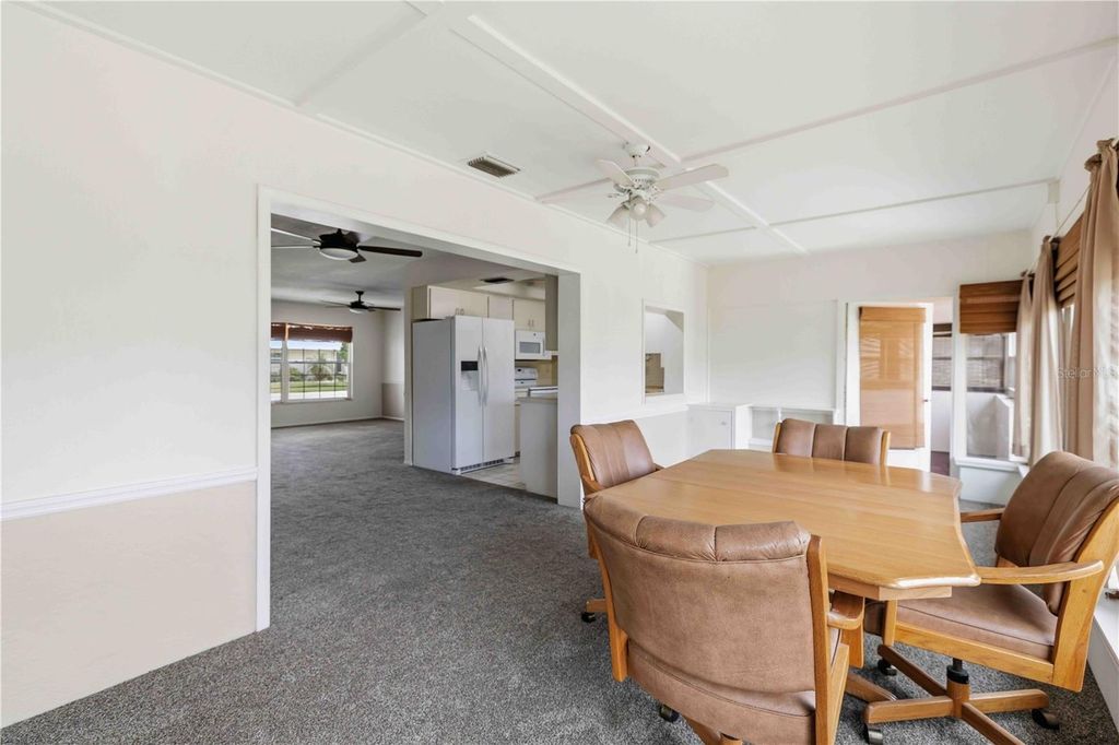 Image 23 of property listing at 4001 CHINABERRY ROAD, Bradenton, FL 34208