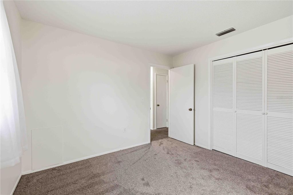 Image 34 of property listing at 4001 CHINABERRY ROAD, Bradenton, FL 34208