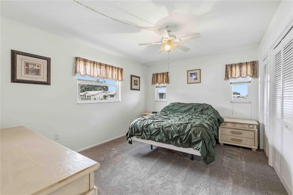Image 35 of property listing at 4001 CHINABERRY ROAD, Bradenton, FL 34208