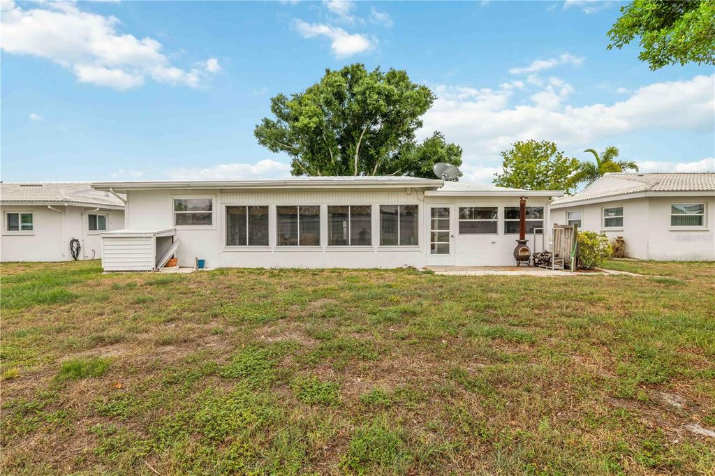 Image 39 of property listing at 4001 CHINABERRY ROAD, Bradenton, FL 34208