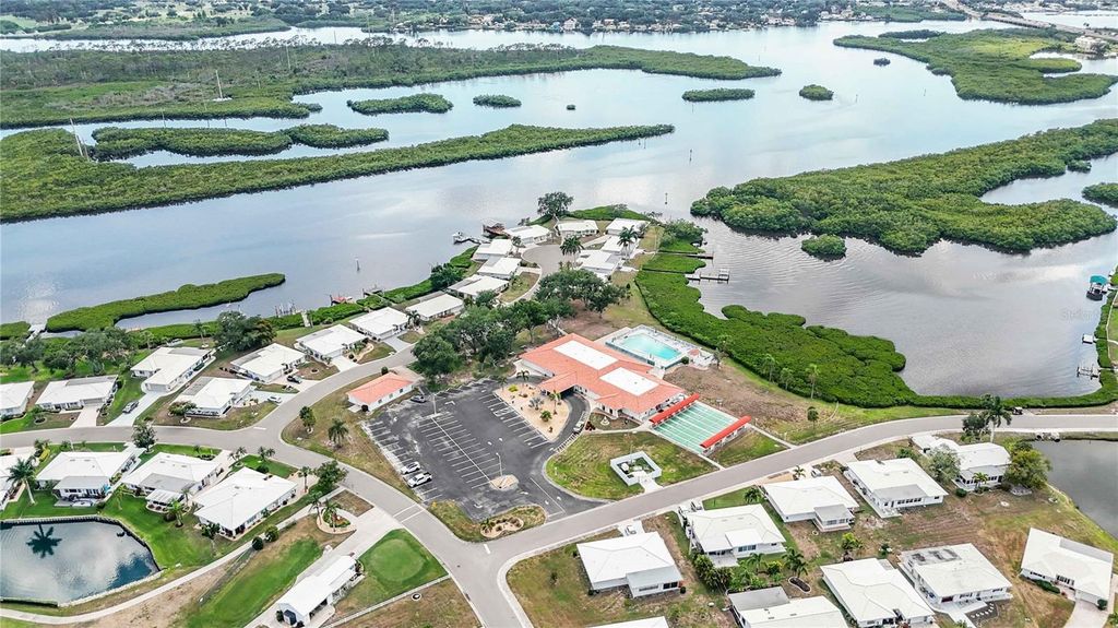 Image 56 of property listing at 4001 CHINABERRY ROAD, Bradenton, FL 34208