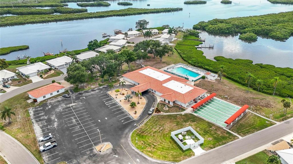Image 57 of property listing at 4001 CHINABERRY ROAD, Bradenton, FL 34208