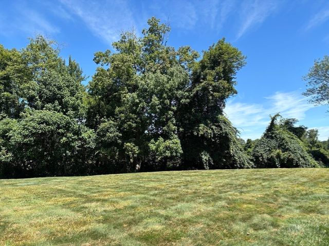 30 Wynnfield Circle 30, Southwick, MA 01077