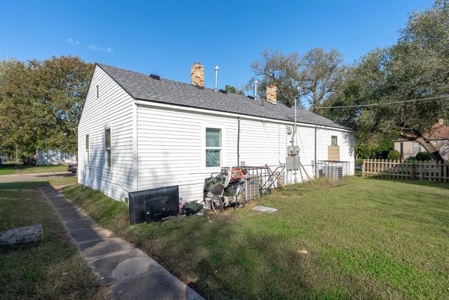 804-806 S Terrace Dr, Wichita, KS 67218