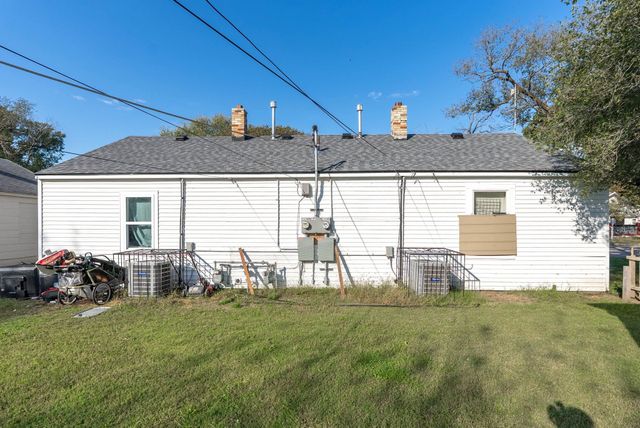 804-806 S Terrace Dr, Wichita, KS 67218