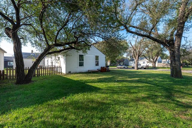 804-806 S Terrace Dr, Wichita, KS 67218