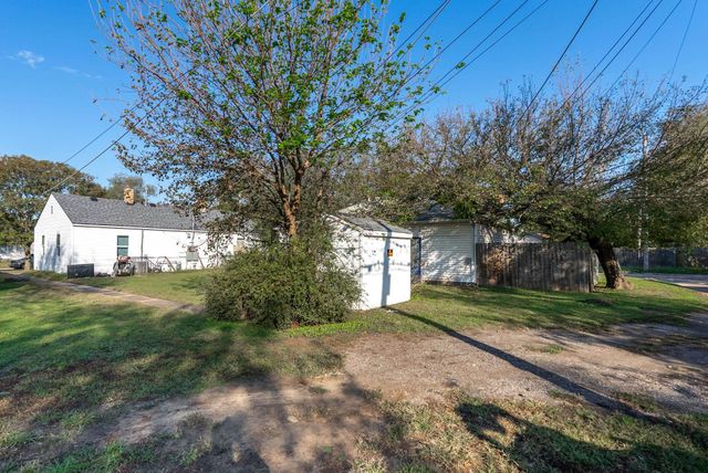 804-806 S Terrace Dr, Wichita, KS 67218