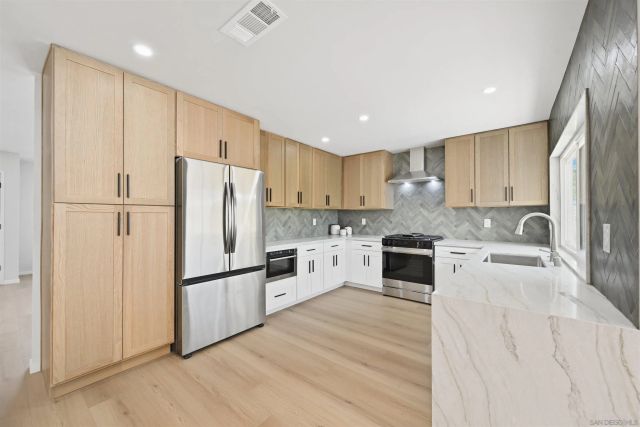 12437 Ridgeton Dr, Lakeside, CA 92040