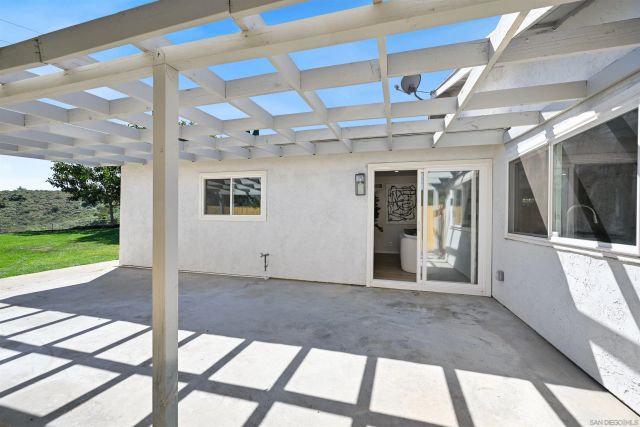 12437 Ridgeton Dr, Lakeside, CA 92040
