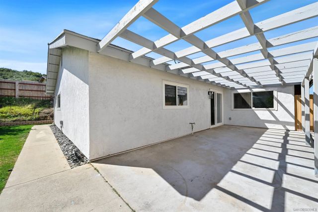 12437 Ridgeton Dr, Lakeside, CA 92040