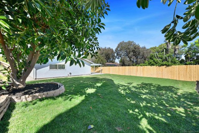 12437 Ridgeton Dr, Lakeside, CA 92040