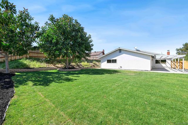 12437 Ridgeton Dr, Lakeside, CA 92040