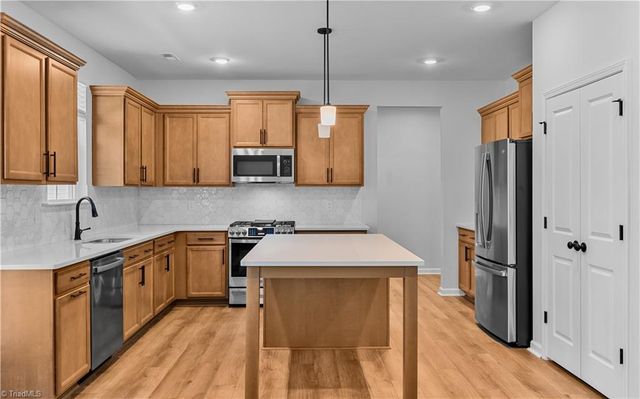 7567 Buckhaven Forest Drive, Kernersville, NC 27284