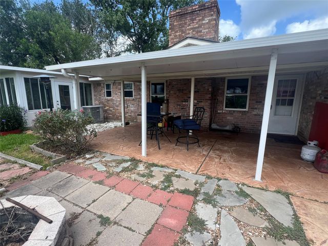 2144 Wendt Road, Bellville, TX 77418