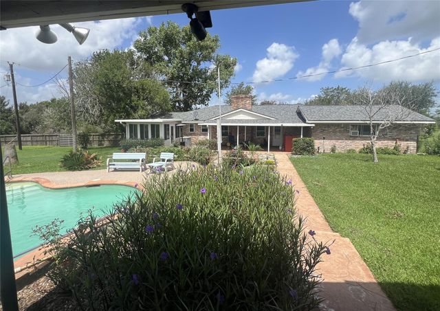 2144 Wendt Road, Bellville, TX 77418