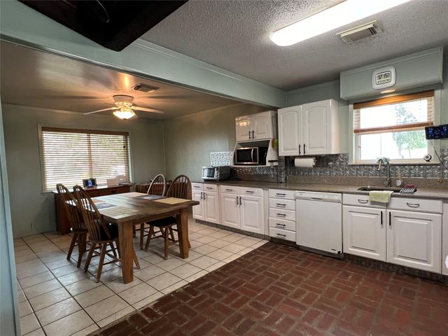 2144 Wendt Road, Bellville, TX 77418