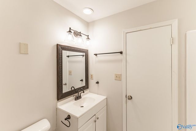 401 Hobbs Road, Huntsville, AL 35803