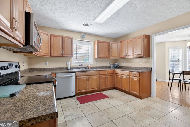 701 Muirfield Drive, Winder, GA 30680