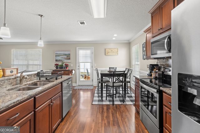 1202 Cypress Fall Circle, Hinesville, GA 31313