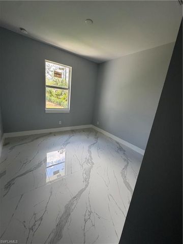 2232 Kean CT, Naples, FL 34117