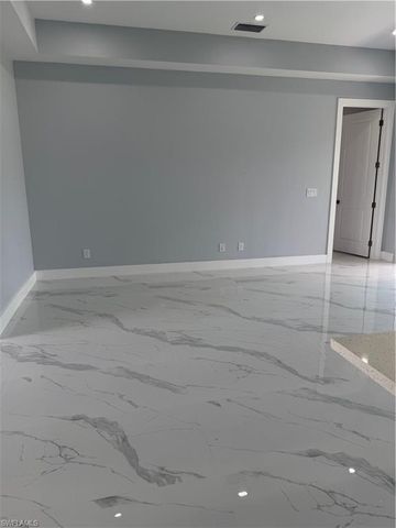 2232 Kean CT, Naples, FL 34117