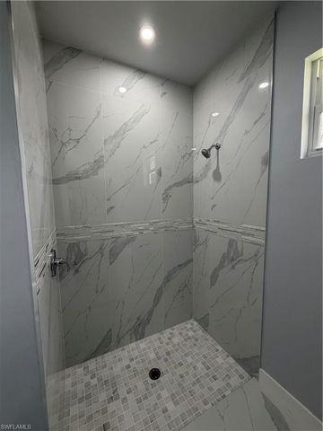 2232 Kean CT, Naples, FL 34117