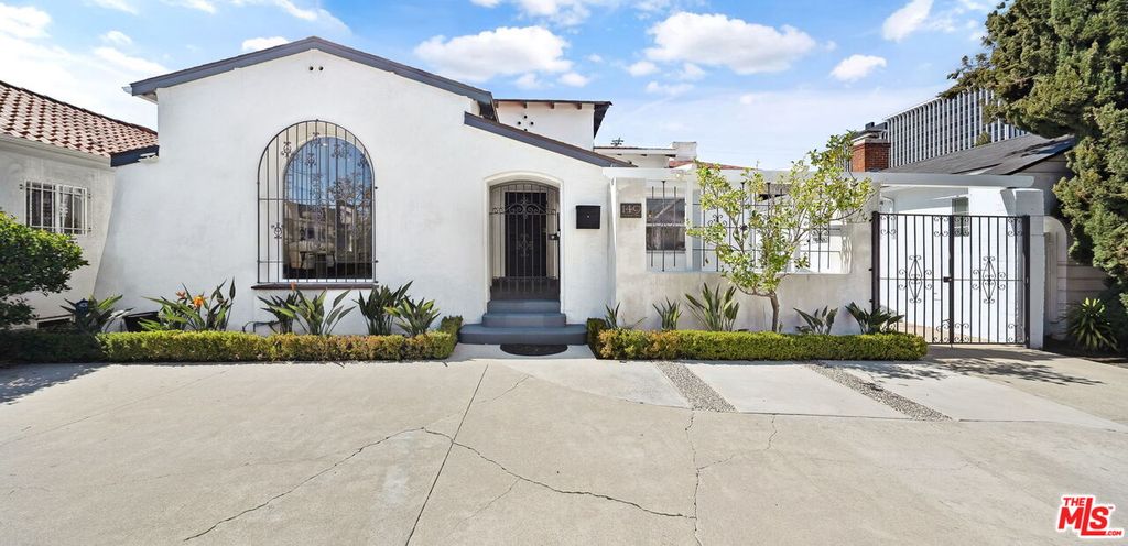 Image 1 of property listing at 149 S Wetherly Dr, Beverly Hills, CA 90211