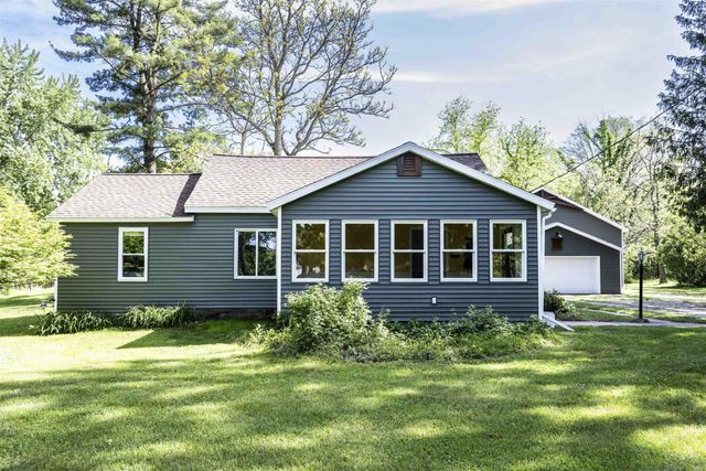 1516 11 Mile NE Road, Algoma Twp, MI 49321