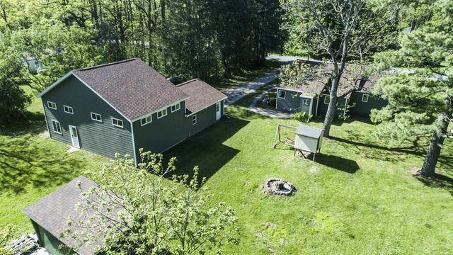 1516 11 Mile NE Road, Algoma Twp, MI 49321