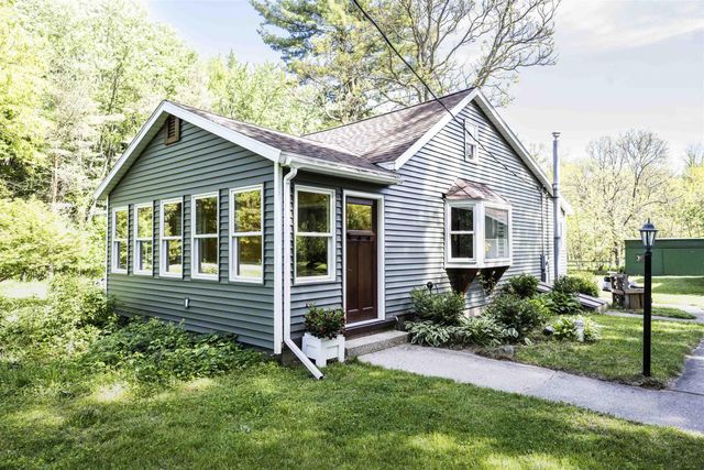 1516 11 Mile NE Road, Algoma Twp, MI 49321