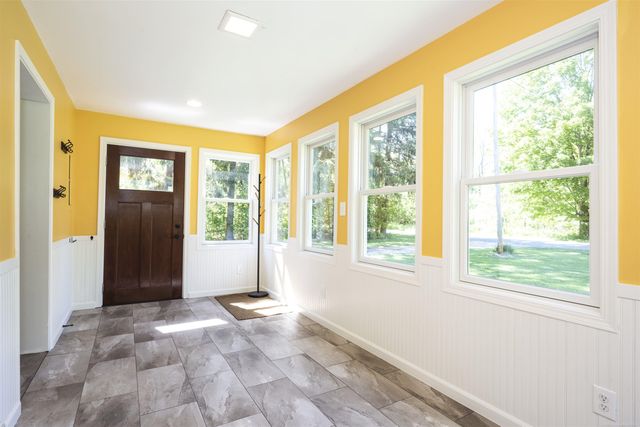 1516 11 Mile NE Road, Algoma Twp, MI 49321