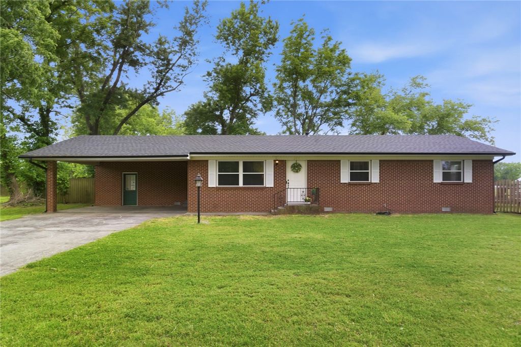 204 Kimberly Lane, Rogers, AR 72756