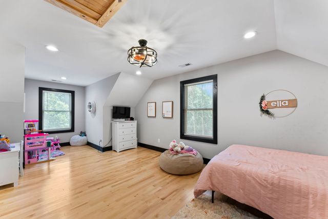 9500 McFarlin Rd, Bon Aqua, TN 37025