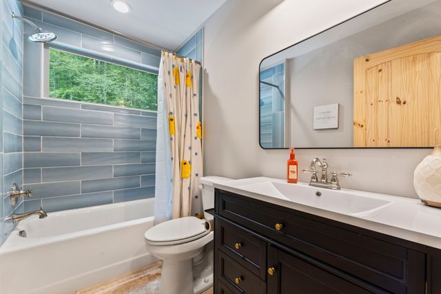 9500 McFarlin Rd, Bon Aqua, TN 37025