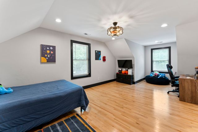 9500 McFarlin Rd, Bon Aqua, TN 37025