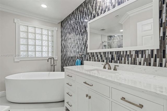 1110 Lemonwood St, Hollywood, FL 33019