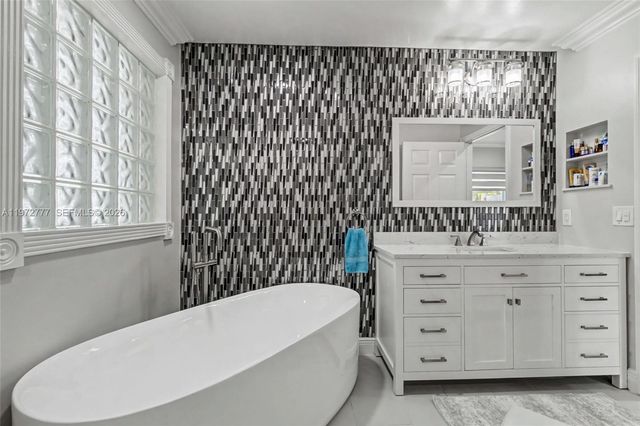 1110 Lemonwood St, Hollywood, FL 33019