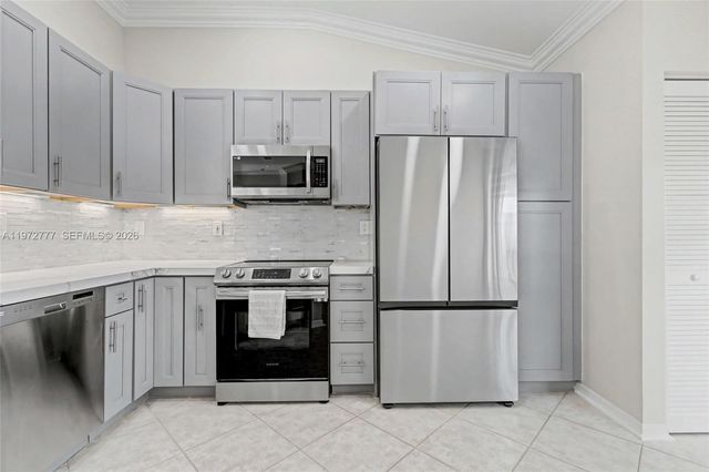 1110 Lemonwood St, Hollywood, FL 33019