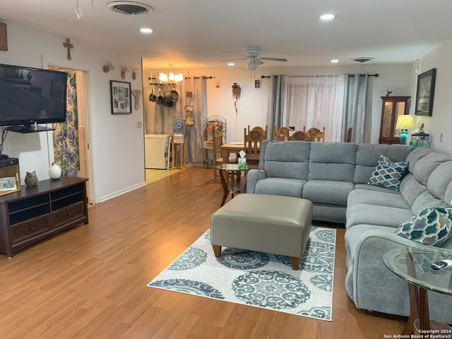 14420 FM 99, Karnes City, TX 78118