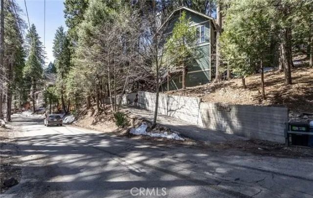 27981 Rainbow Drive, Lake Arrowhead, CA 92352