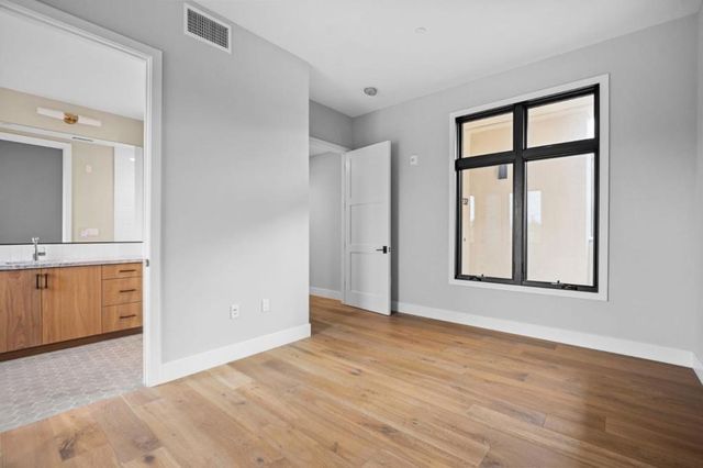 237 Hope Street, Mountain View, CA 94041