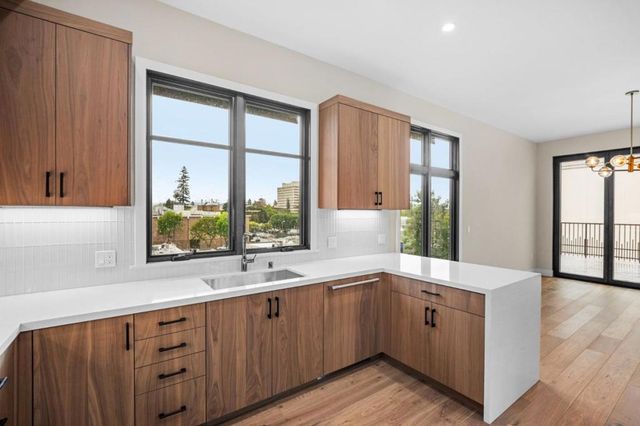237 Hope Street, Mountain View, CA 94041