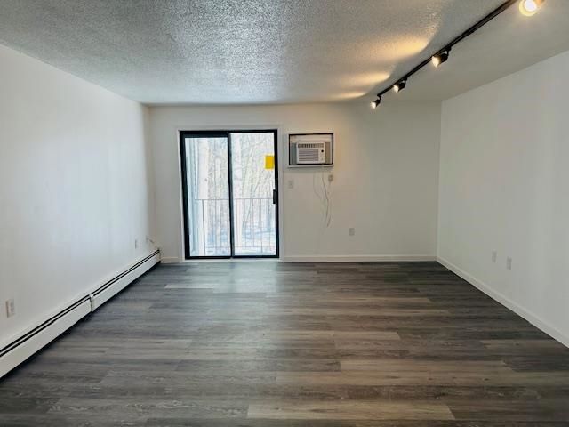 3 Knights Bridge Dr Apt 302, Nashua, NH 03063