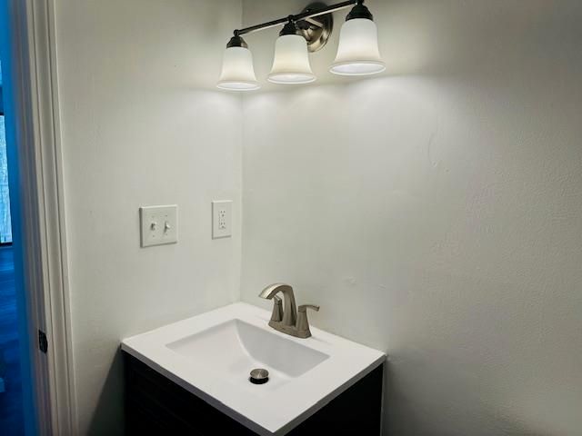 3 Knights Bridge Dr Apt 302, Nashua, NH 03063