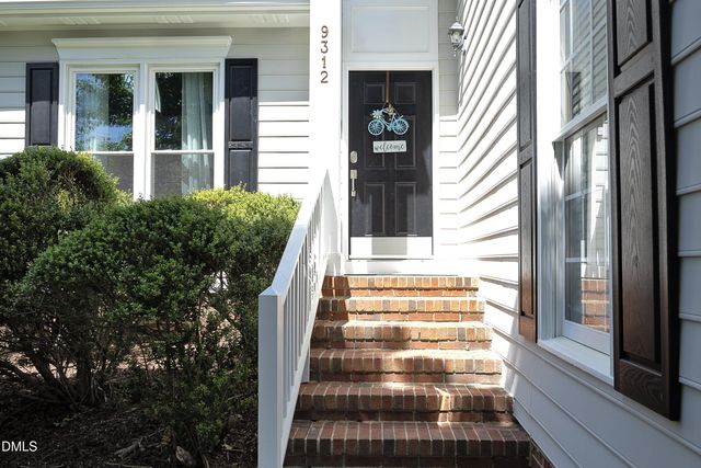 9312 Leslieshire Drive, Raleigh, NC 27615