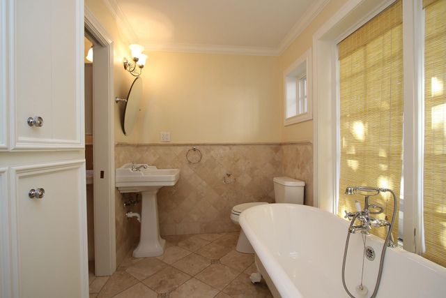 6208 Kirby Drive, Houston, TX 77005