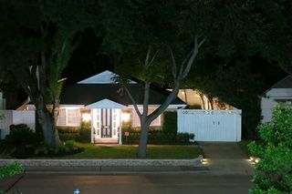 6208 Kirby Drive, Houston, TX 77005