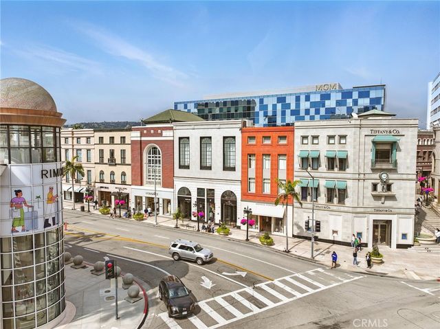 9330 Clifton Way 301, Beverly Hills, CA 90210