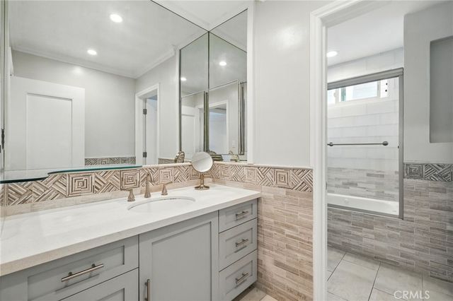 9330 Clifton Way 301, Beverly Hills, CA 90210