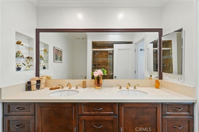 9330 Clifton Way 301, Beverly Hills, CA 90210